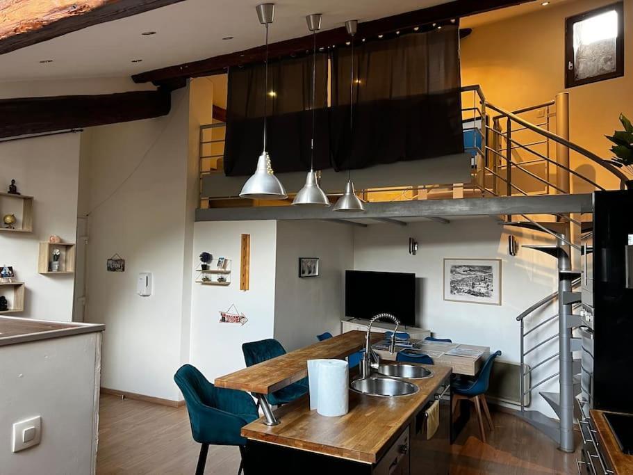 Ferienwohnung Pepite Rare 8 Personnes Au Coeur Battant Du Vieux Lyon Exterior foto